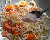 Foto langkah ke 3 dari resep Sayur bening toge.