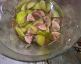 A picture of step 1 of Refreshing guava juice🍋🍹.