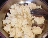 रव्याच्या करंज्या! ओल्या नारळाच्या करंज्या (ravyachya karanjya recipe in marathi) रेसिपी स्टेप 3 फोटो 