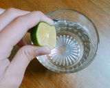 Hình bước làm 1 của món Tuần 4 :  Nước Chanh Mật Ong