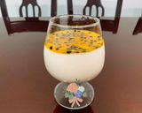 Hình bước làm 2 của món Panna cotta chanh dây