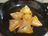 आलू समोसे