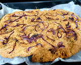 Foto del paso 6 de la receta: Focaccia con cebolla roja y romero