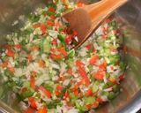 A picture of step 2 of Asopoa de Camarones (shrimp and rice soup).