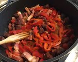 Une image de l'étape 11 de Haricots bicolores au chorizo,lard et poivrons grillés.