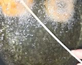 A picture of step 7 of Cheesy onion rings.