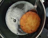 A picture of step 8 of Stuffed bread malpua with rabdi.
