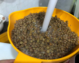 Foto del paso 2 de la receta: Ensalada de lentejas con emulsión de aceite de oliva virgen extra, vinagre y limón