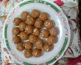 A picture of step 7 of Sattu Ladoo.