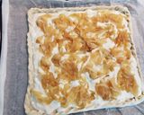 Foto del paso 5 de la receta: Coca de Cebolla caramelizada, Bacon y Papada ibérica