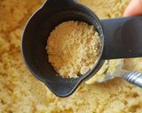 A picture of step 1 of Suji Halwa.