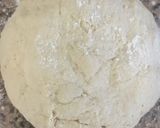 Foto del paso 1 de la receta: Empanada arrollada de pastrón y quesos 🥓🫑🧀🧅