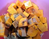 รูปขั้นตอนการทำที่ 3 ของ Roasted​ Butternut​ Squash​ ฟักทองบัตเตอร์​นัทย่าง
