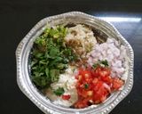 A picture of step 3 of Lauki Uttapam.