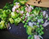 Sós pite brokkolival borsóval és cheddarral recept fázis 4 fotója
