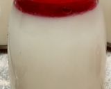 Foto langkah ke 3 dari resep Strawberry Panna Cotta.