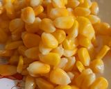 A picture of step 3 of Maggi vegetable soup.