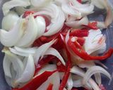 Foto del paso 1 de la receta: Salteado de bifecitos