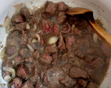 Paradicsomos marharagu babbal recept fázis 2 fotója