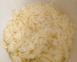 A picture of step 4 of Caramelized onions.