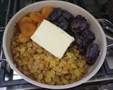 A picture of step 5 of Milky pilaf with salty fish.