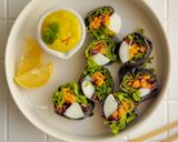 Foto langkah ke 6 dari resep Veggie Salad Roll with Saffron Tzatziki Sauce.