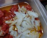 Foto del paso 3 de la receta: Ensalada de tomate confitado y bacalao