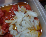 Foto del paso 3 de la receta: Ensalada de tomate confitado y bacalao