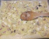 A picture of step 3 of Puff pastry potato sausage.