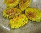 A picture of step 2 of Potol / Parwal Poshto.