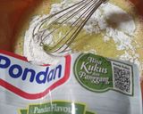 Foto langkah ke 2 dari resep Bolu Kukus Pondan Simple Yummy 🤩 Tanpa Mixer.