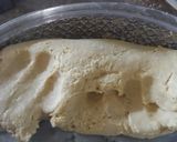 A picture of step 2 of Baisen aur atay ki roti.