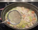 A picture of step 6 of Hotpot - Spinach, pork, ginger, garlic, sesame oil and many vegetables, Japanese style.