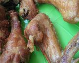 Foto langkah ke 7 dari resep Ayam goreng bumbu sederhana.