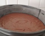 A picture of step 5 of Chocolate cake with chef's hat.