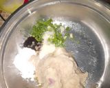 Foto langkah ke 2 dari resep Sawi gulung isi ayam saos pedas.
