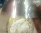 A picture of step 2 of Oats beetroot veggies muffin.