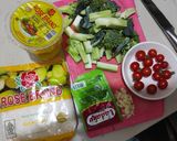 Foto langkah ke 1 dari resep Tumis Brokoli Tomat Ceri.
