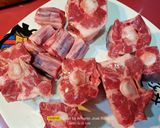 Foto del paso 1 de la receta: Rabo de vaca estofado con sal de pistachos
