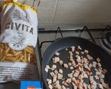 Sonkás sajtos tejszínes gluténmentes penne recept fázis 1 fotója