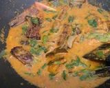 Foto langkah ke 7 dari resep 14. Mangut Iwak Pe (Ikan Pari Asap Santan).