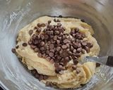 Foto del paso 2 de la receta: Galletitas con chips de chocolate sin manteca