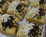 Foto langkah ke 4 dari resep Bolen Pisang Cokelat Keju.