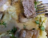 Фото кроку 6 до Медальйони свинячі у вершковому соусі з шампіньйонами.