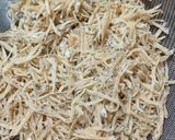 Hình bước làm 1 của món Cá ngần khô rang mắm tỏi