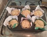Foto del paso 8 de la receta: Muffins esponjosos de miel rellenos con dulce de leche🧁🧁