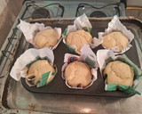 Foto del paso 8 de la receta: Muffins esponjosos de miel rellenos con dulce de leche🧁🧁