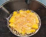 Foto langkah ke 4 dari resep Singkong Goreng Merekah.
