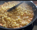 Foto del paso 4 de la receta Pasta con langostinos y salsa de leche de coco