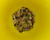 Foto del paso 2 de la receta: Ensalada de tomate y aliño crujiente